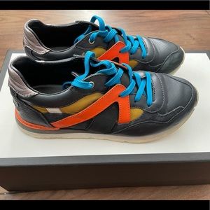 Dolce & Gabbana Sz 34 boys sneakers